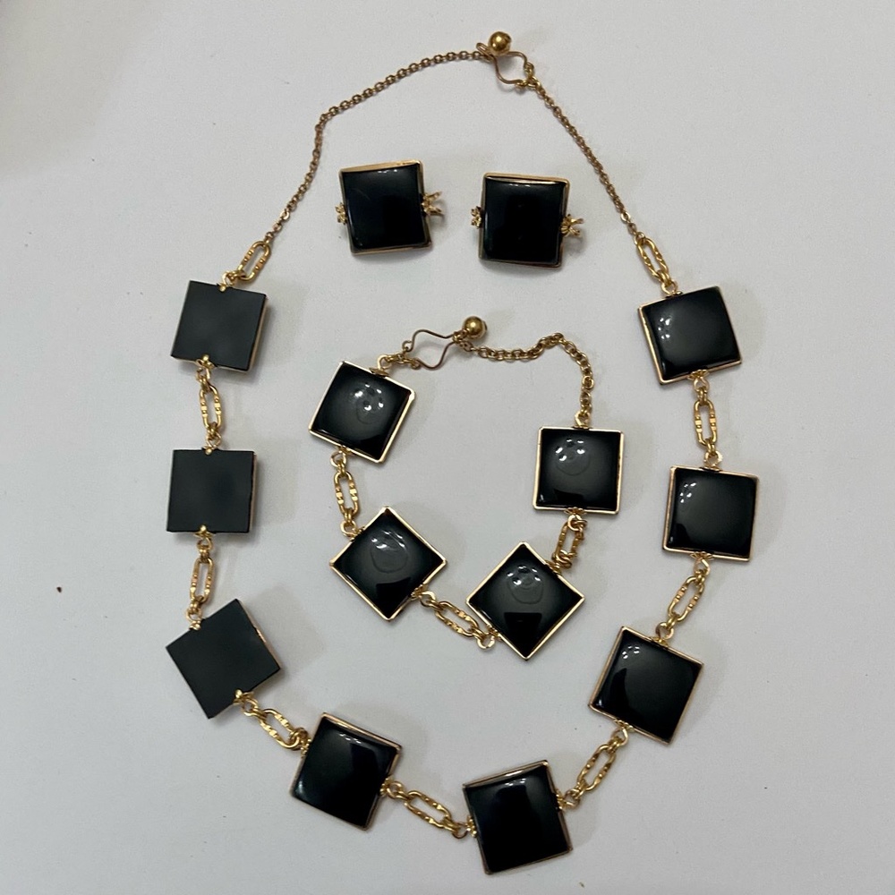 Vintage,  Gold and Black Thermoset Parure Set- Necklace, Bracelet and Earrings - Picture 2 of 15